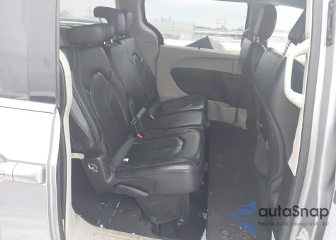 2018 Chrysler Pacifica Touring L из США, поврежденный, VIN 2C4RC1BG8JR317983